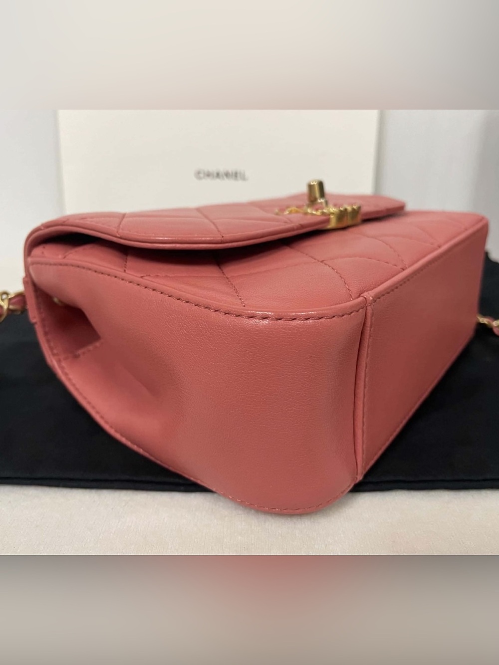 Chanel Rose Quilted Lambskin Chain Infinity Shoulder Bag - Picture 11 of 12